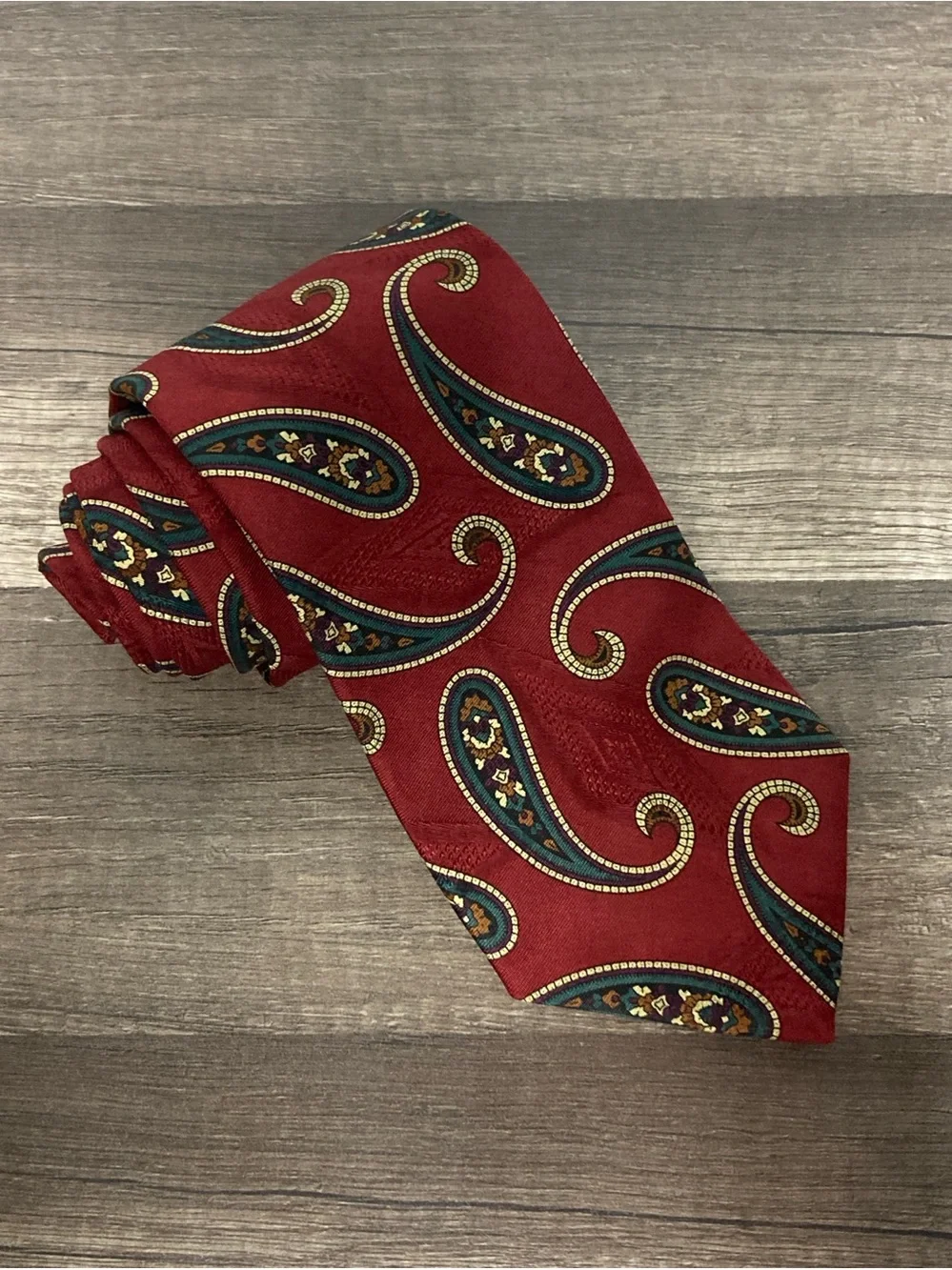 Hart Schaffner Marx Vintage Handmade in ITALY Silk Tie Mens Red Gold Paisley